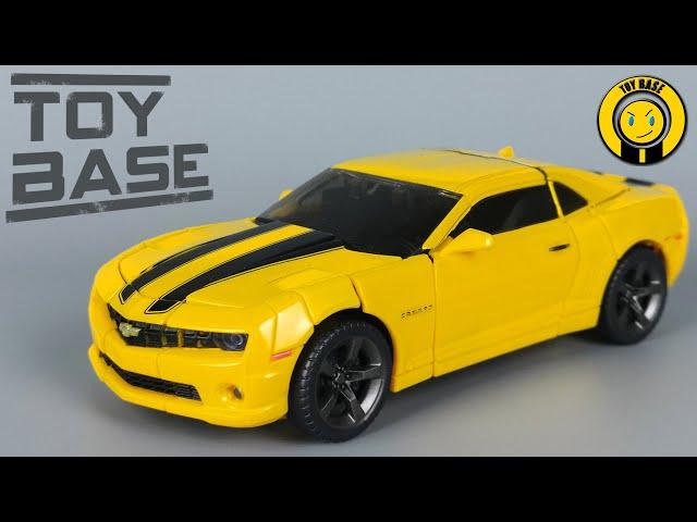 Chevy Camaro Bumblebee Transformers Masterpiece Movie series MPM3 Bumblebee muscle car robot