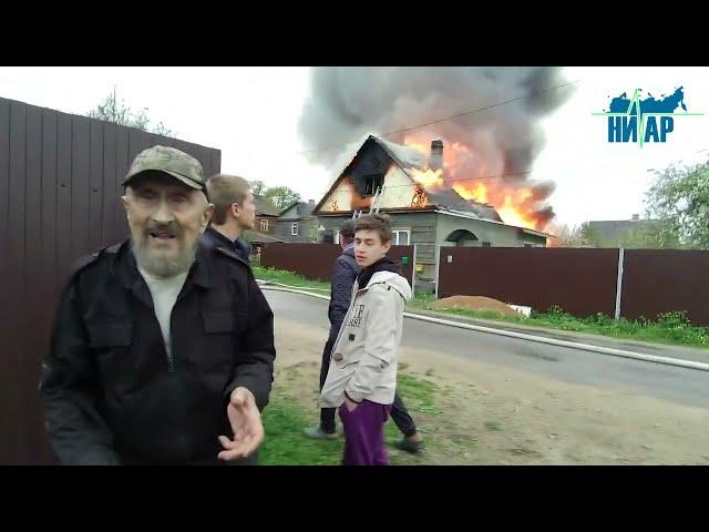 При пожаре в Ивангороде взорвался баллон с газом