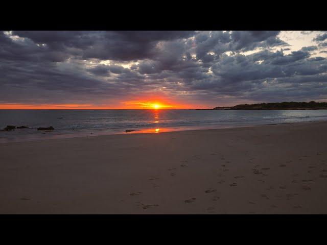 Full Un-Looped Sunset on a Tropical Beach with Calming Ocean Waves | Relaxing ASMR | 1H in 4K