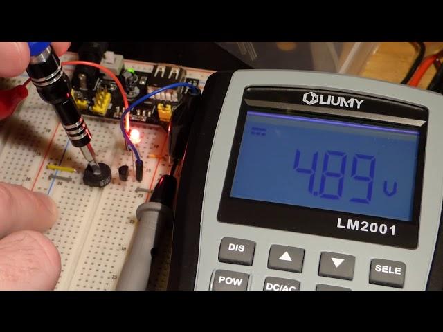 2N7000 N channel enhancement mode MOSFET transistor test circuit and multimeter measurements