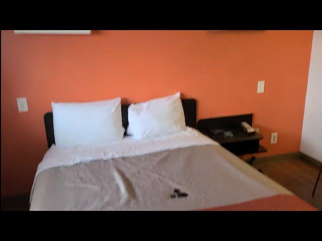 Motel 6 Kansas City room tour/review