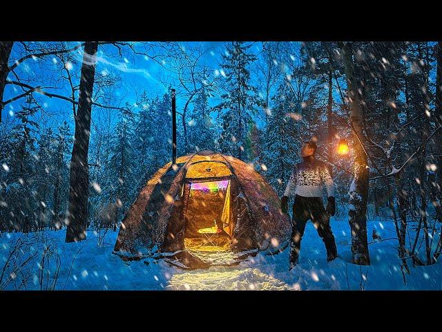 WAITING OUT A SNOWSTORM in a tent | OVERNIGHT in THE WINTER FOREST | RESULTS OF THE YEAR