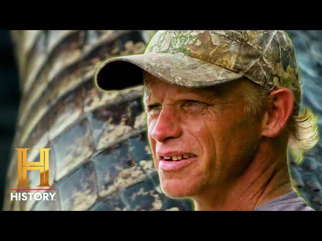 Swamp People: Giant Gator Called "Renegade" Wreaks Havoc (Season 15)