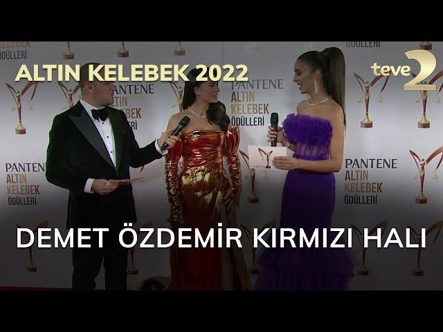 Pantene Altın Kelebek 2022: Demet Özdemir’in Kırmızı Halıdaki Şıklığı