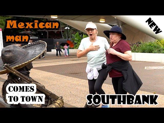 #Mexican_man comes to town part 8. lelucon statue prank. luco patung