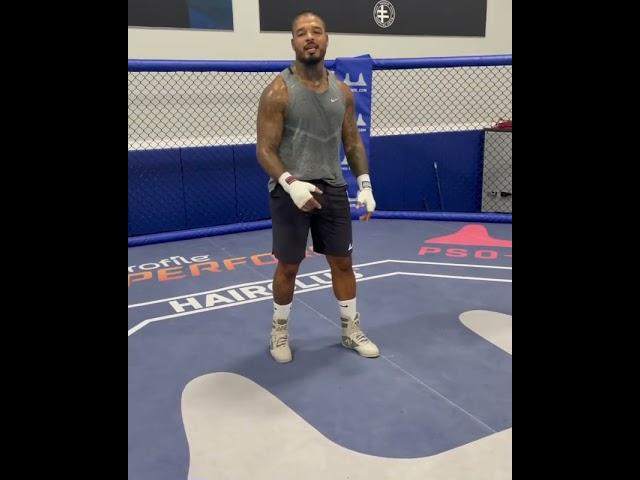 Tyrone Spong shows how to counter the Jab