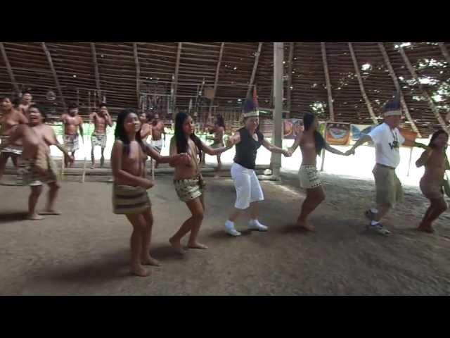 Bailando con los Boras en Iquitos