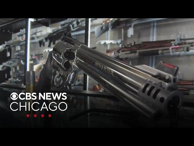 What factors define an assault weapon under the Illinois ban?