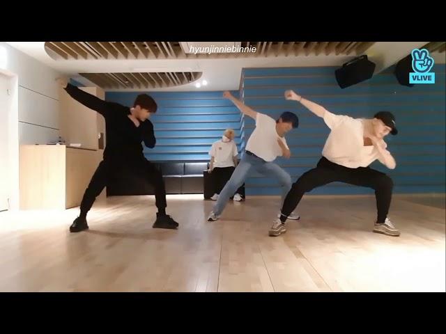 (HD) Stray kids dancing 2x speed on Hyunjin's vlive 11/7