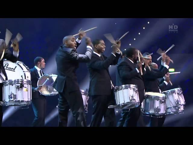 Trommler Cold Steel Drummers beim ESC 2011 (Semi-Finale)