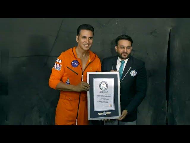 SELFIEE | Akshay Breaks The Record