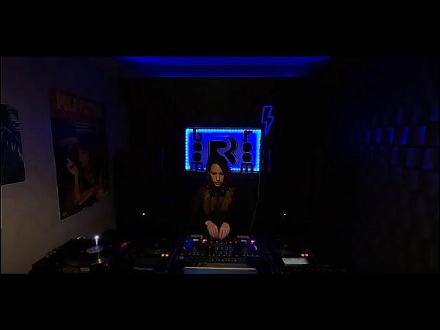 Gabie V - Live Minimal Deep Tech Mix from BoomRoom (26-12-2024)