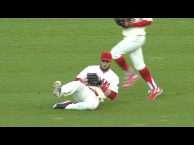 Kipnis makes sliding catch, avoids collision