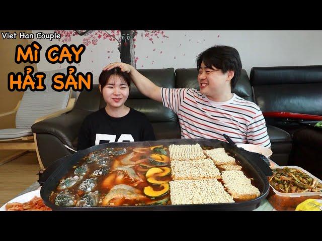 Vlog 403| Nhà còn mớ bào ngư, tôm, rau củ mang đi nấu MÌ CAY HÀN QUỐC ăn ngon quá chừng