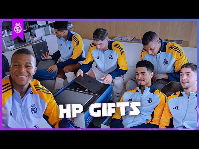 Real Madrid players receive GIFTs from HP!