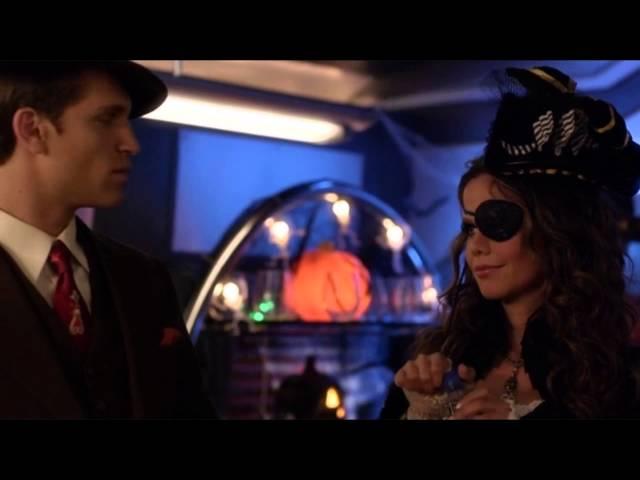 Toby and Jenna "What Do You Think Of My Costume?" (Funny Scene) - Pretty Little Liars 3x13