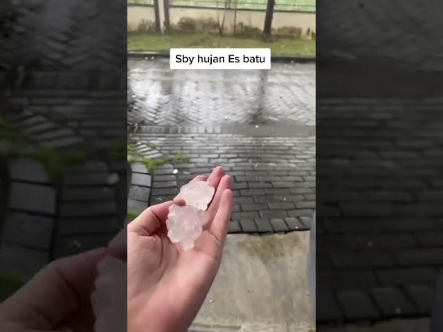 Viral Surabaya Hujan Es Batu️