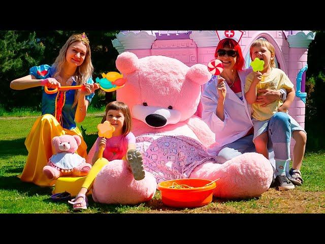 Baby Bianca's Outdoor Cooking Fun | Pretend to Play, Kids & Outdoor Activities with Toy Bears