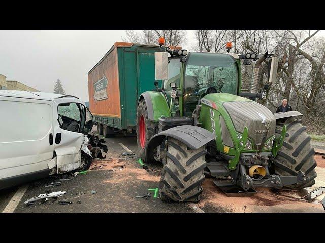 You Have To See This! Idiot On The Fendt Tractor, John Deere Is In An Extreme Situation! Moments of