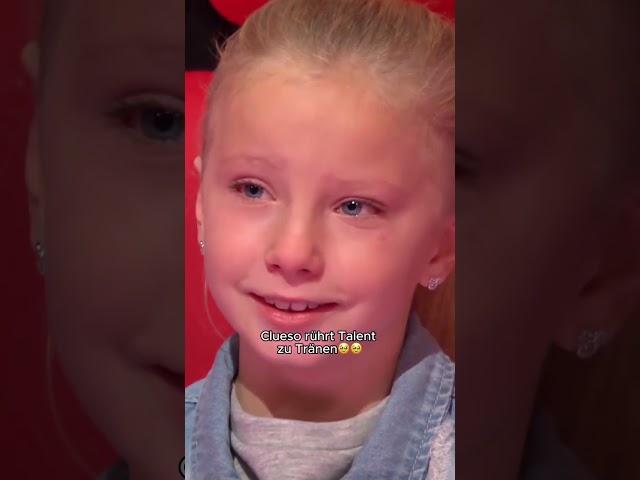 She can't hold back her tears ​ #thevoicekids