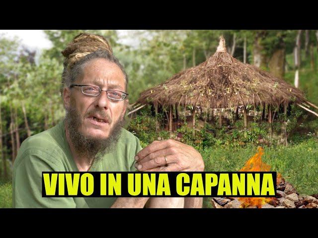 L'UOMO che VIVE in una CAPANNA PRIMITIVA - thepillow