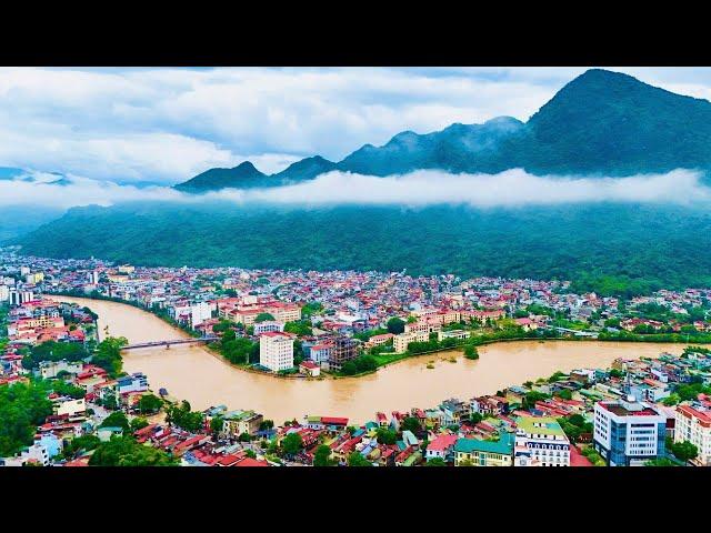 Kinh Hoàng Nước Sông Lô Tại Hà Giang Đục Xuyên Tường Chạy Qua Nhà, Gặp Ngay Cậu Ông Trời. Phuc Bang