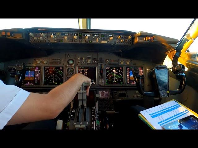 COCKPIT WIEW | TAROM | Take-Off from Cluj Napoca | Landing in Bucharest / Boeing 737