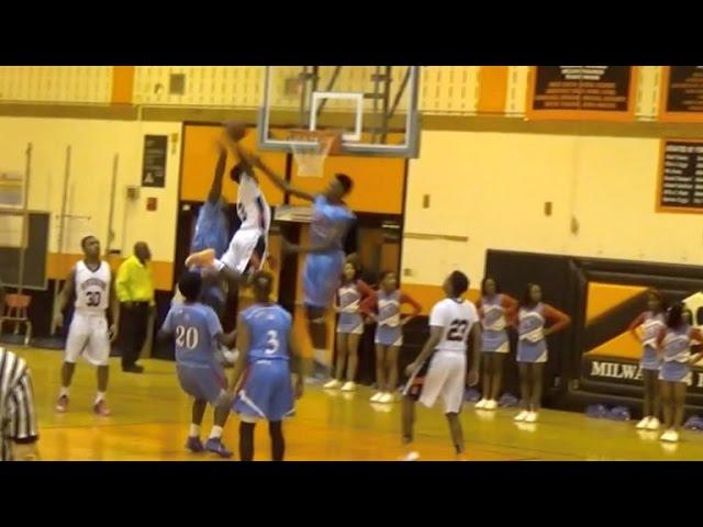 5'5" Melvin Lee with AUTHORITY!