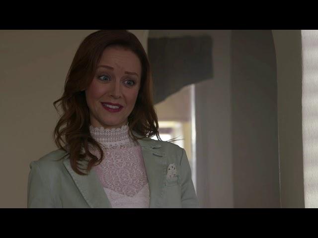 Lindy Booth tights 18