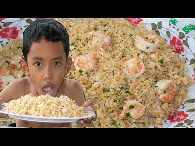 Fried rice with shrimp is very delicious-ทำกับกุ้ง/ Ratha Show.\