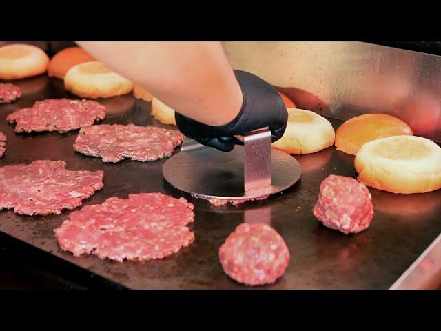 Japanese Food - The BEST SIZZLING CHEESEBURGER in Tokyo! American Diner Andra Japan