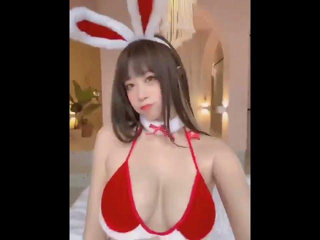 Cute Bunny Girl Dancing 奈汐