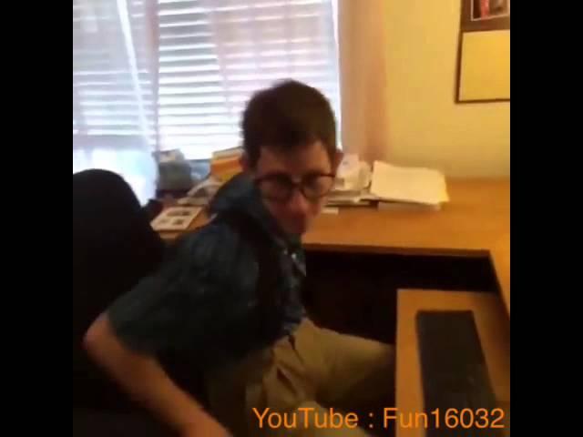 Noob guy - dance fail - funny dance - hit the wall - computer geeks fail