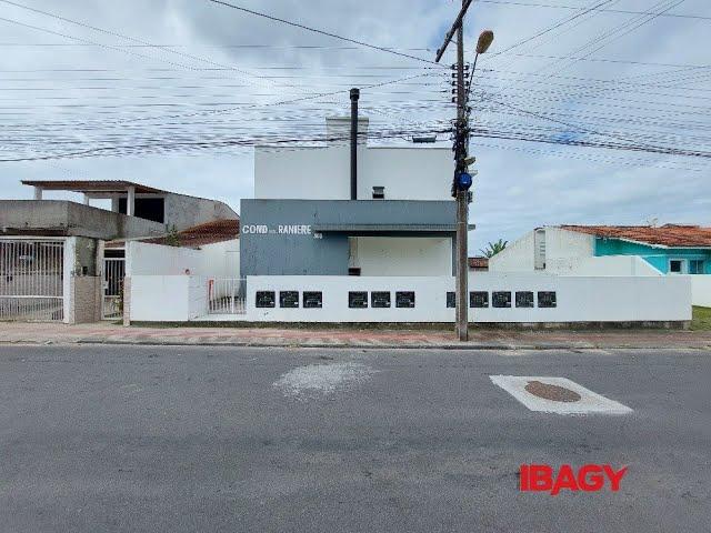 Casa com 2 dormitórios para alugar no bairro: Forquilhas