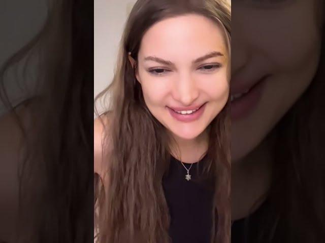 Karina Periscope Live678#periscope#vlog #broadcast#stream#live#share#beautiful #karinaperiscopelive