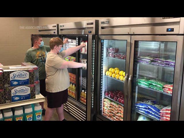 Student-run free grocery store helps feed town