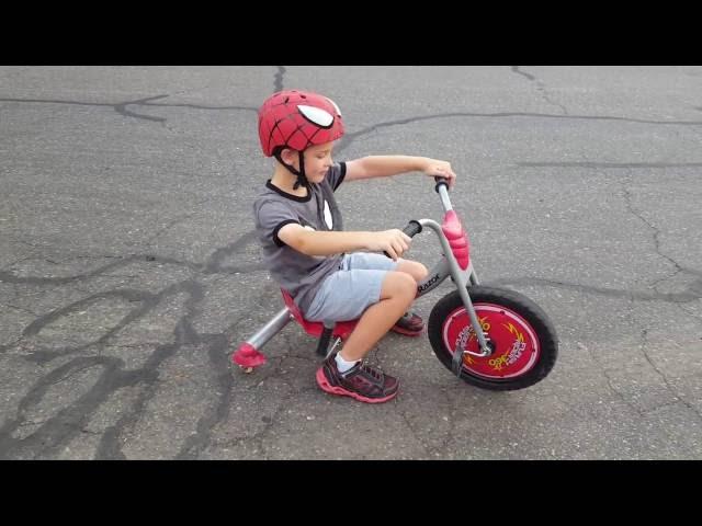 Showing you my Razor Flash Rider 360 Spin & Spark Bike/Tricycle! Trike