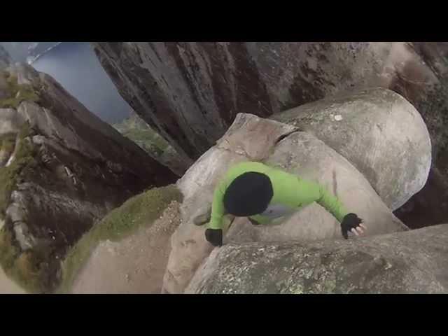 How to climb Kjeragbolten