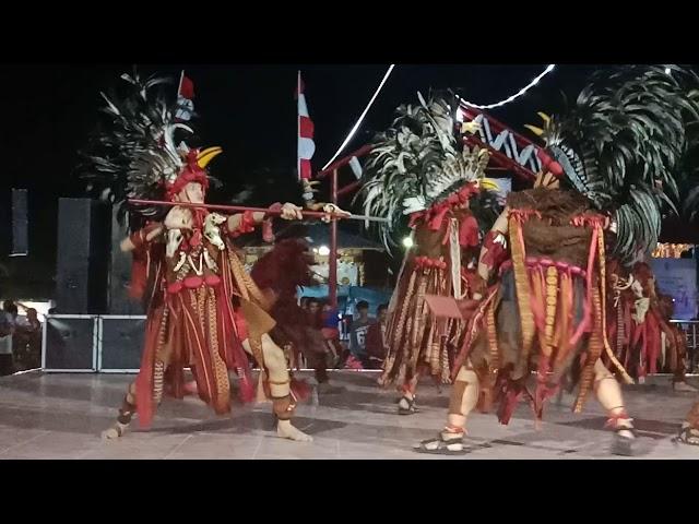 Tarian adat minahasa " kawasaran "