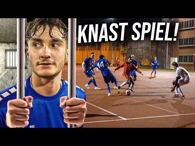 WIR SPIELEN GEGEN EINE KNAST MANNSCHAFT! *im Gefängnis*