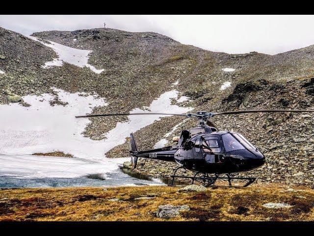 Airbus H125 Écureuil Flying to the mountains