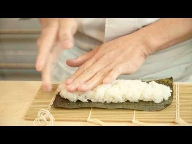 A perfect guide (vol.1) : How to make California roll with tobiko