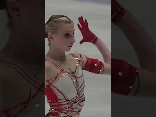 ️Sofya Muravyova UNTOUCHABLE!  #mura #figureskating #untouchable Autumn is beginning soon!)