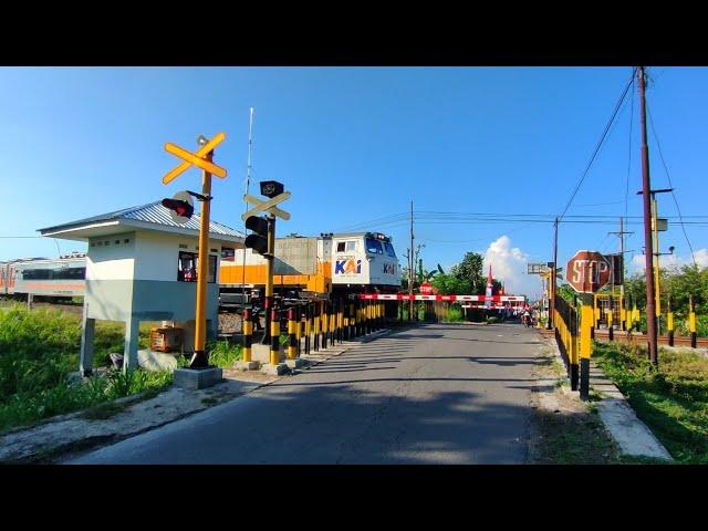 Palang Kereta Baru | Perlintasan Kereta Api Jl.Mentaraman, Blitar