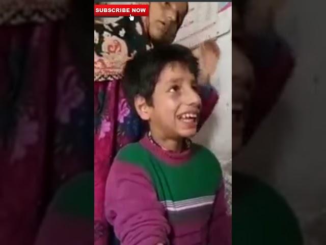 Funny Injection Viral Video: Doctor से सुई लगवाते बच्चे का Reaction देख लोग लोटपोट! Injection Fear