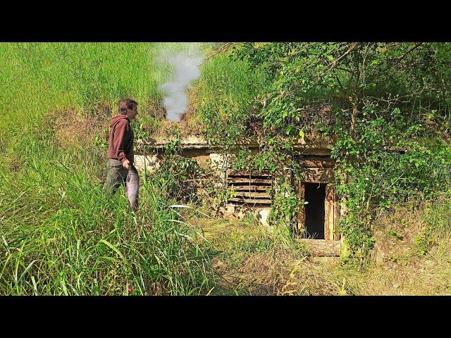 Building Abandoned Underground Bushcraft Shelter for Survival, Clay Fireplace, Fishing HUGE Carp