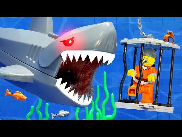 LEGO CRAZY SHARK ATTACK | Escaping Underwater Jaw | Lego City Prison Break