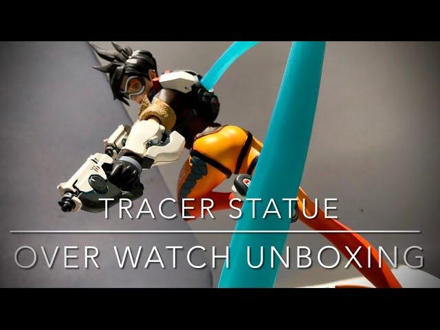 Tracer Overwatch Statue Unboxing and review Bilzzard Collectibles 10.5 inch with Light up base