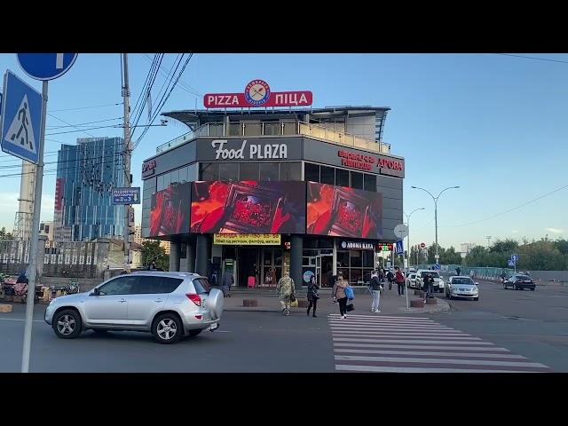 Реклама Fora, Cosmolot, Vbet на медіафасаді ТЦ Food Plaza