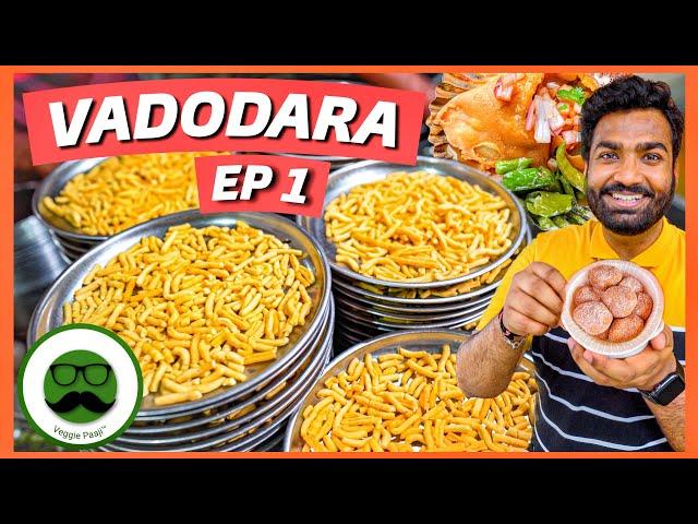Spicy Breakfast in Vadodara Street Food EP 1 | Mahakali Sev Usal ,Duliram Penda | Veggie Paaji